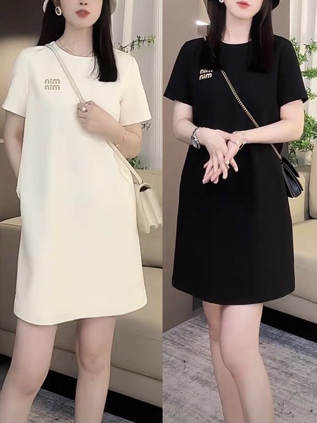 高级感字母刺绣短袖连衣裙女2026新款宽松百搭垂坠感中长款裙子潮