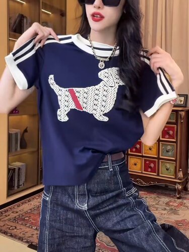 【送运费险】植绒小狗印花短袖女