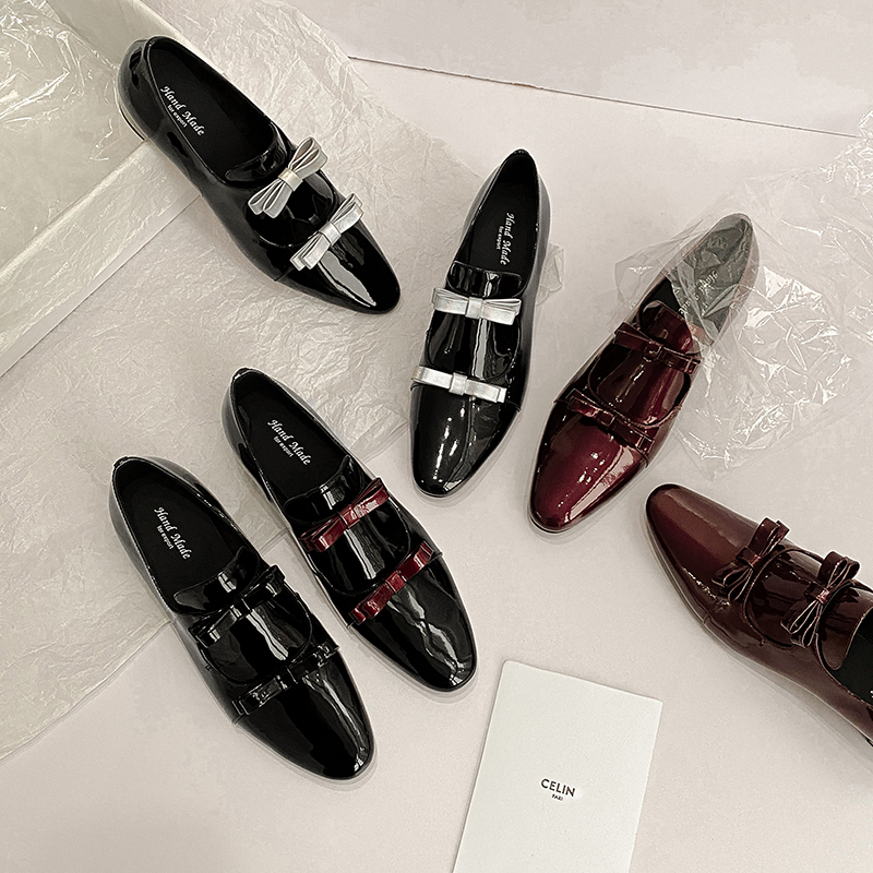 双蝴蝶结粗跟小皮鞋女2025新款