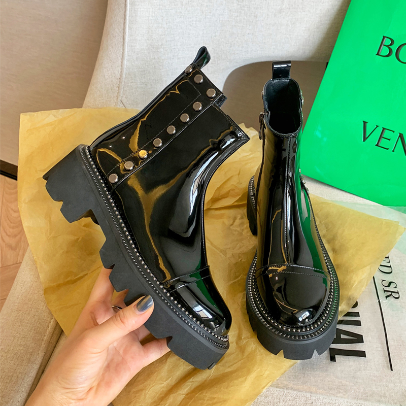 铆钉厚底马丁靴女2025秋冬真皮厚底机车靴松糕切尔西短靴大码单靴