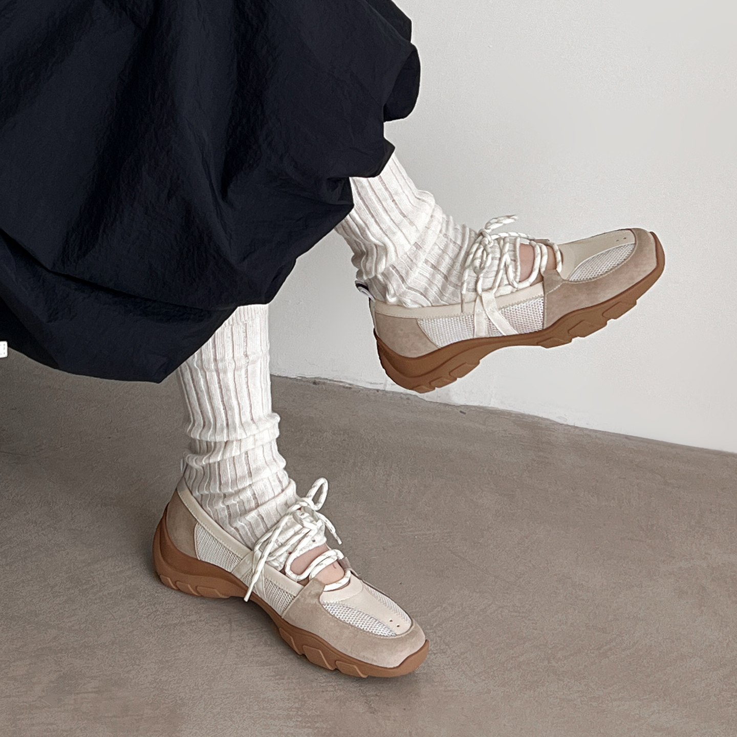 交叉绑带运动双色系带机能休闲鞋