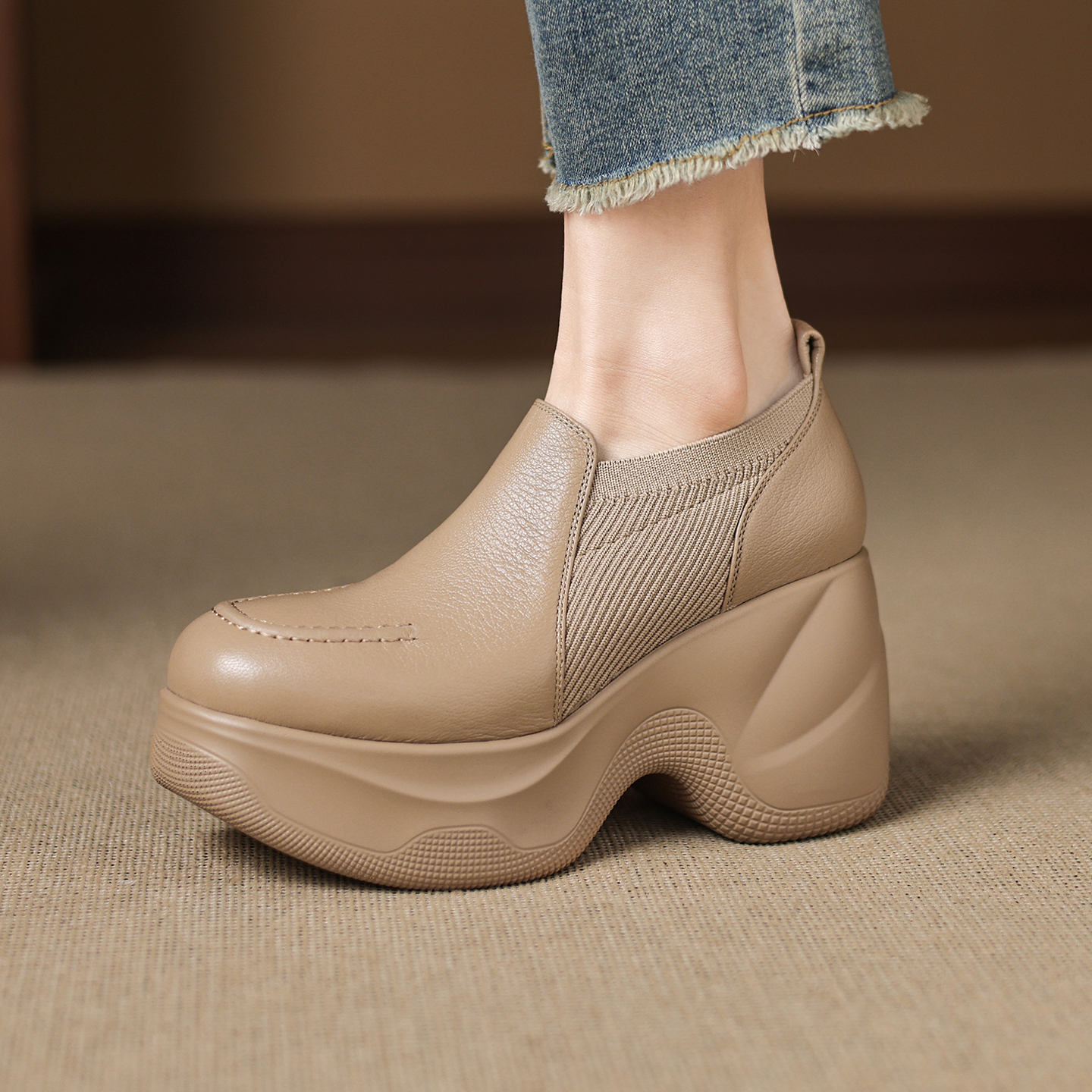 9cm厚底防水台松紧带单鞋女