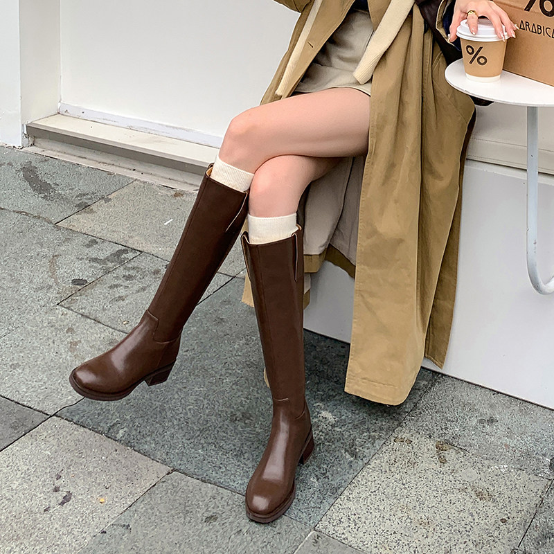 真皮粗跟靴子女长筒靴2026新款秋冬季显瘦长靴中跟平口高筒骑士靴