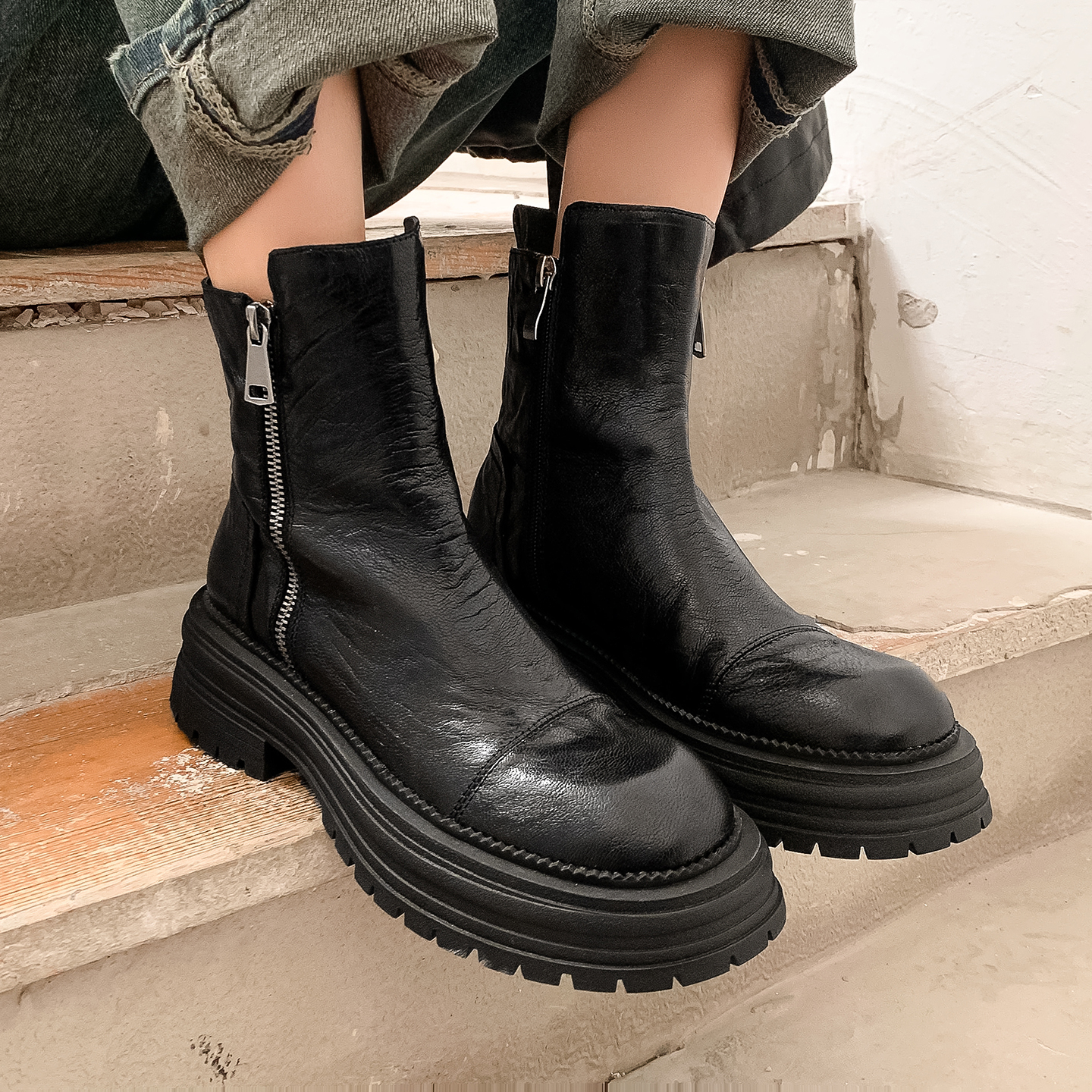 英伦风圆头厚底百搭机车短靴子