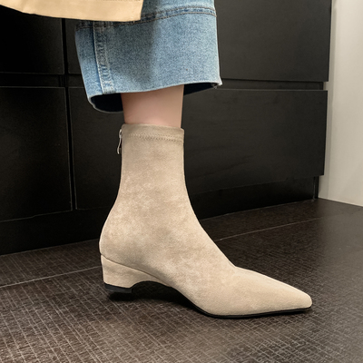 4cm尖头绒面短靴显瘦弹力瘦瘦靴