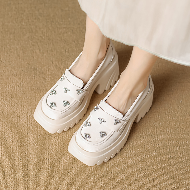 增高一脚蹬小皮鞋水钻蝴蝶乐福鞋