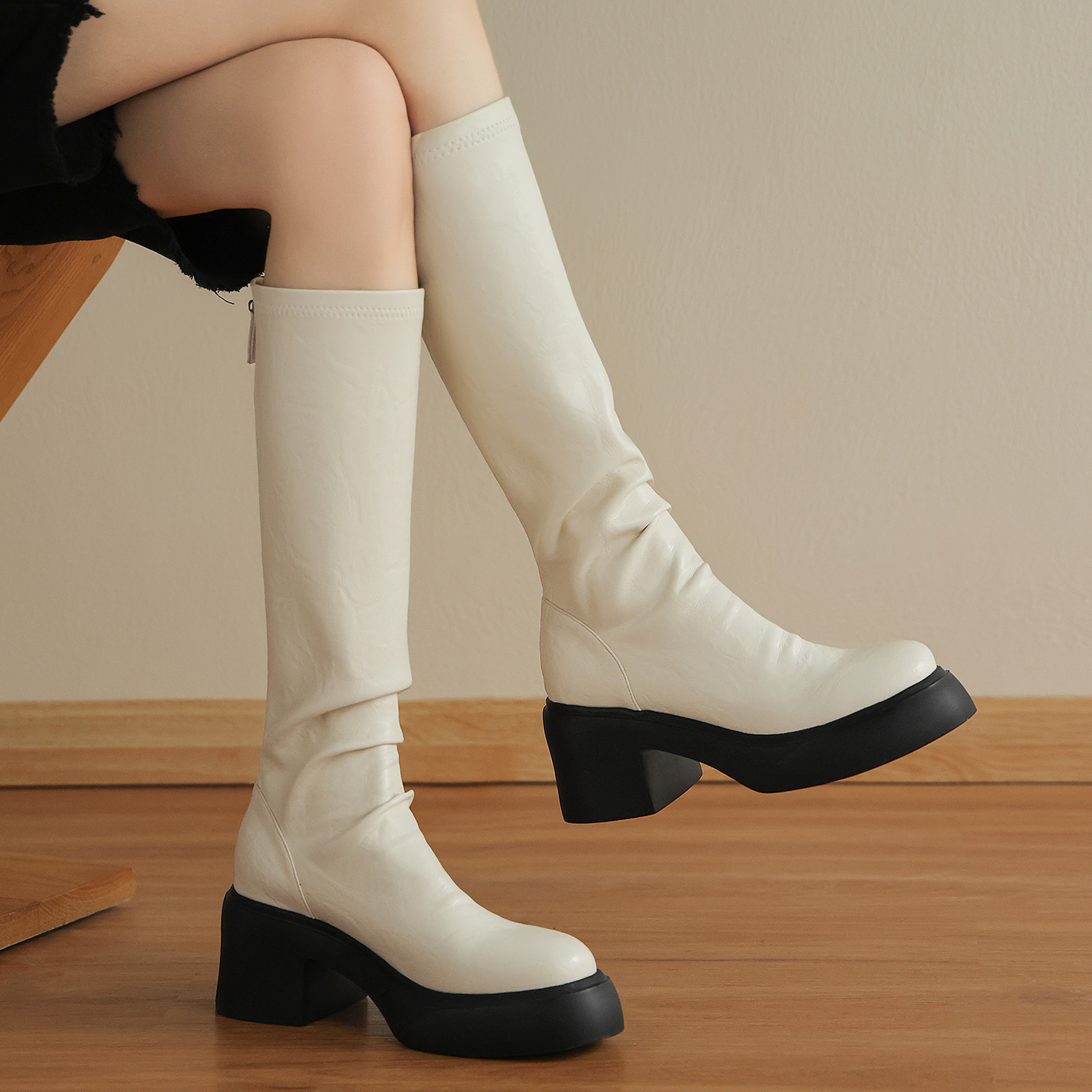 7cm圆头粗跟褶皱弹力瘦瘦靴女