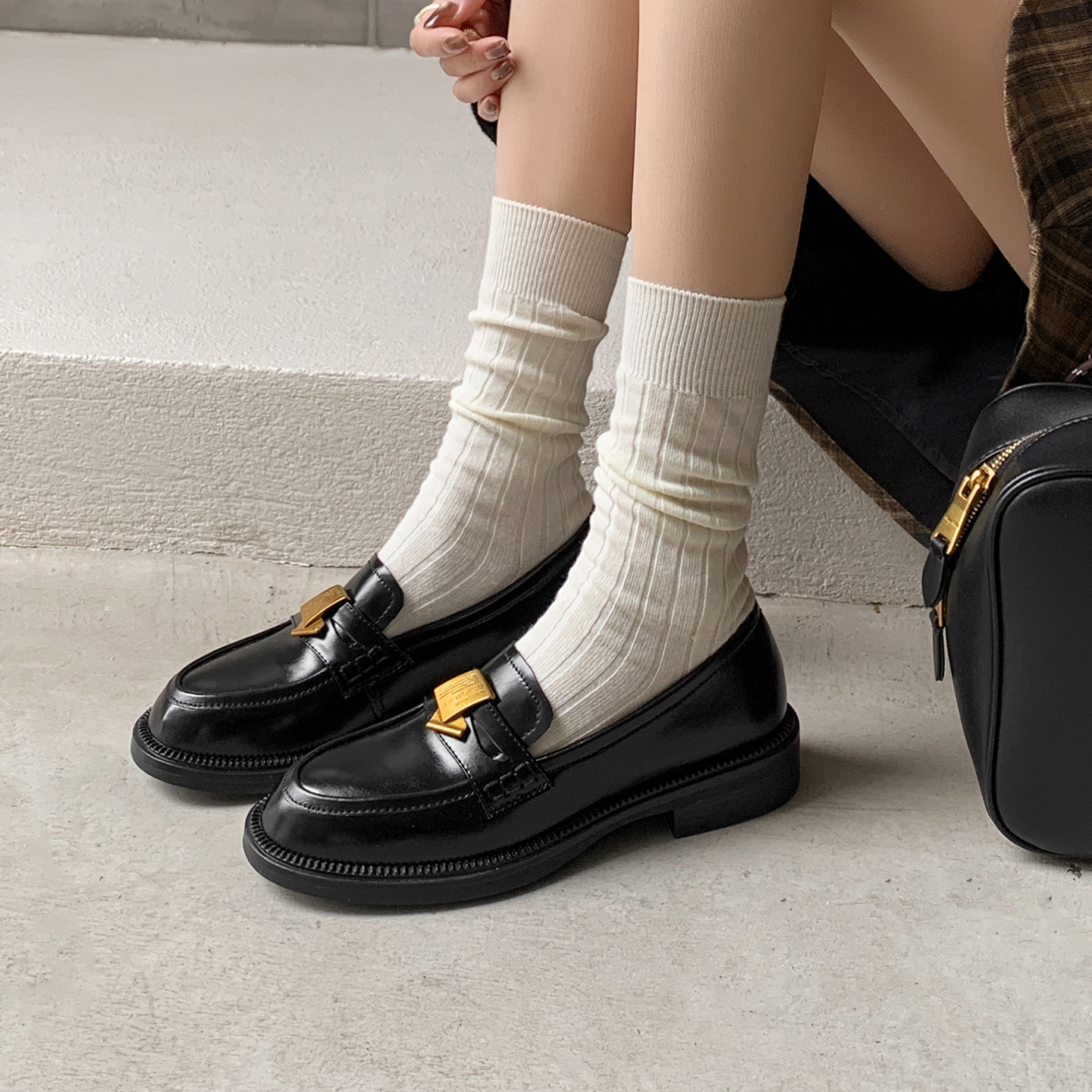 粗跟低跟加绒小皮鞋百搭保暖单鞋