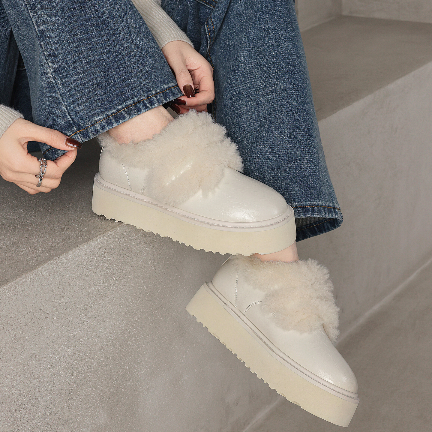 冬季百搭小皮鞋加绒厚底毛毛鞋