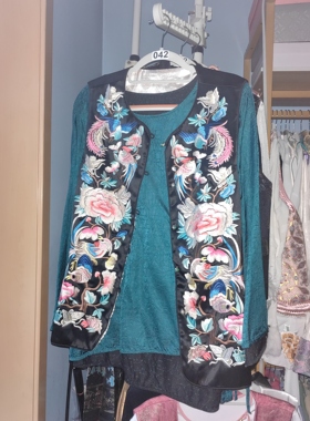 罗绮者42号新中式重工刺绣黑色马甲+蓝色老龟裂纹长袖衫带束腰绳