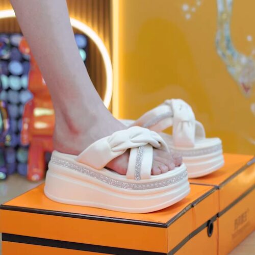 夏季水钻7.5cm厚底增高凉拖女