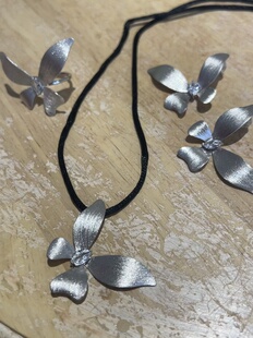 极光以南原创纯银蝴蝶项链女轻奢小众设计感肌理感百搭耳环锁骨链