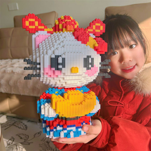 2025新款潮乐森财神爷凯蒂积木小颗粒儿童益智男孩女孩拼图摆件