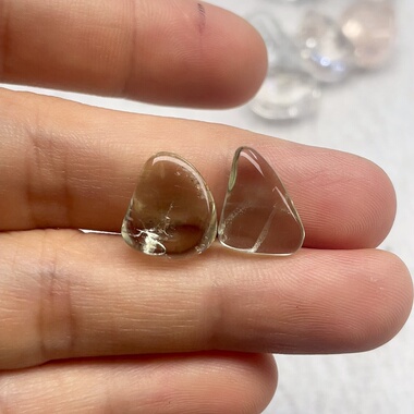 天然无烧无注胶无酸洗金绿柱石原石能量感满满太阳的礼物打孔吊坠