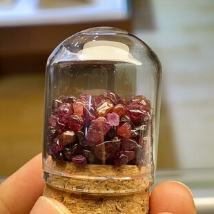 天然坦桑尼克红宝石原石拜佛小碎石七月生辰石爱情婚礼手办能量瓶