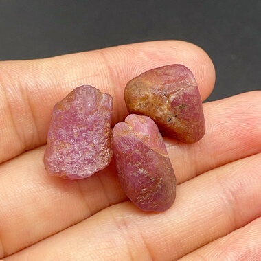 63.16ct天然红宝石原石毛料打磨镶嵌标本矿标 教研宝石供曼扎无烧