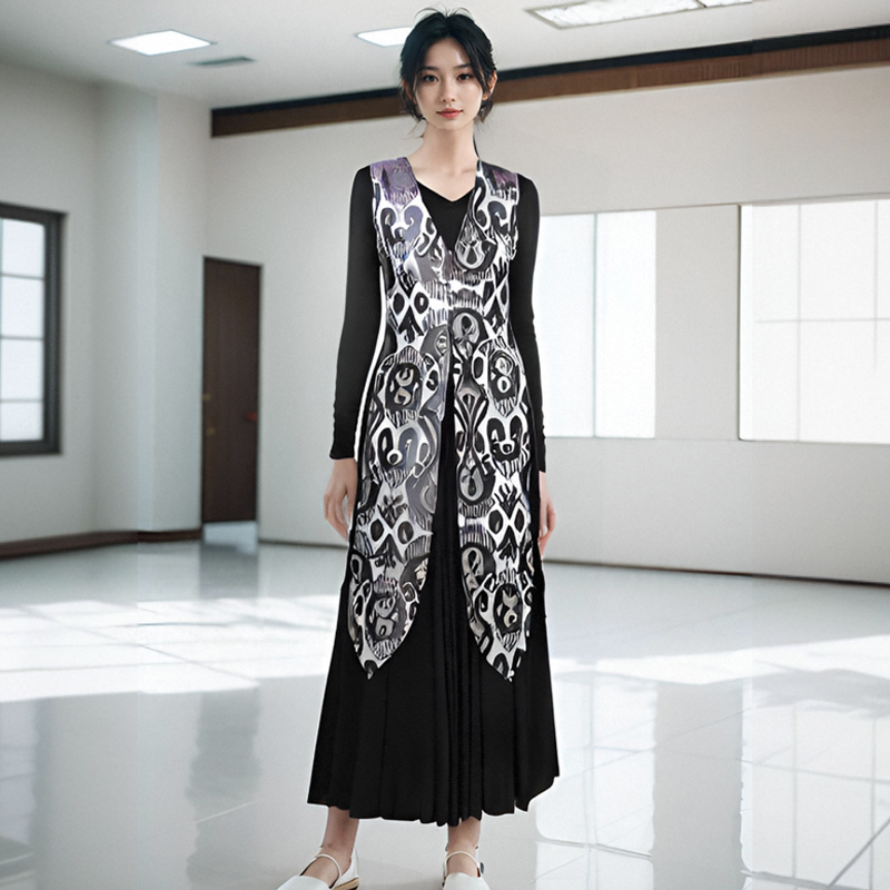 艾德莱斯长款马甲女新疆舞蹈服装演出服维族刺绣跳舞表演服上衣
