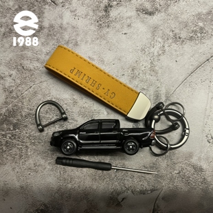 正版授权个性金属丰田海拉克斯越野皮卡改装车吉普改装钥匙扣挂件