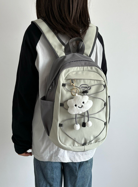 轻便日系双肩包女2024新款外出旅游小背包防泼水登山电脑学生书包