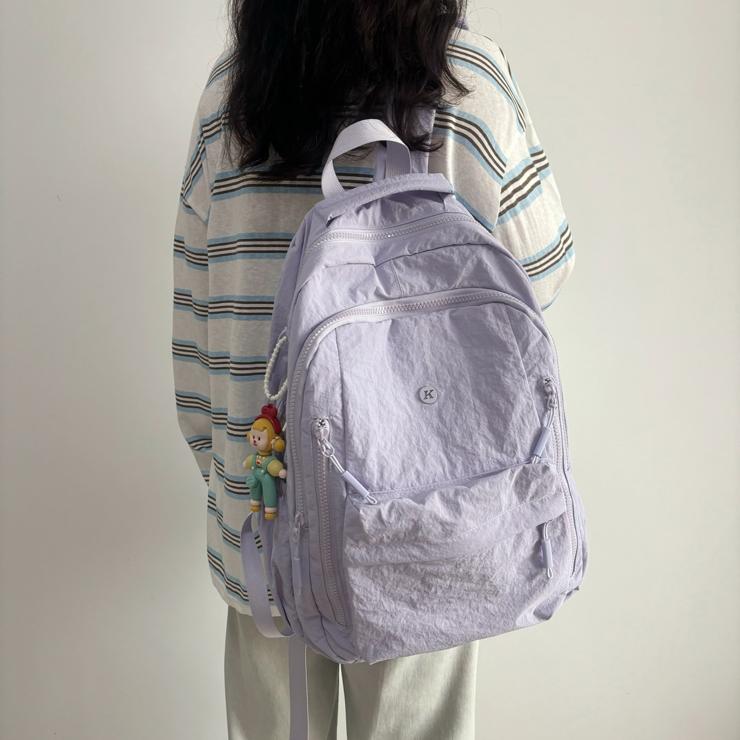 日系轻便书包女纯色休闲旅游登山背包超轻大容量学生电脑包双肩包