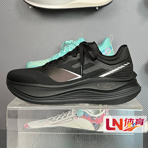李宁跑鞋 2026春季新品越影5PRO男女反光轻量缓震跑鞋ARHW001/002