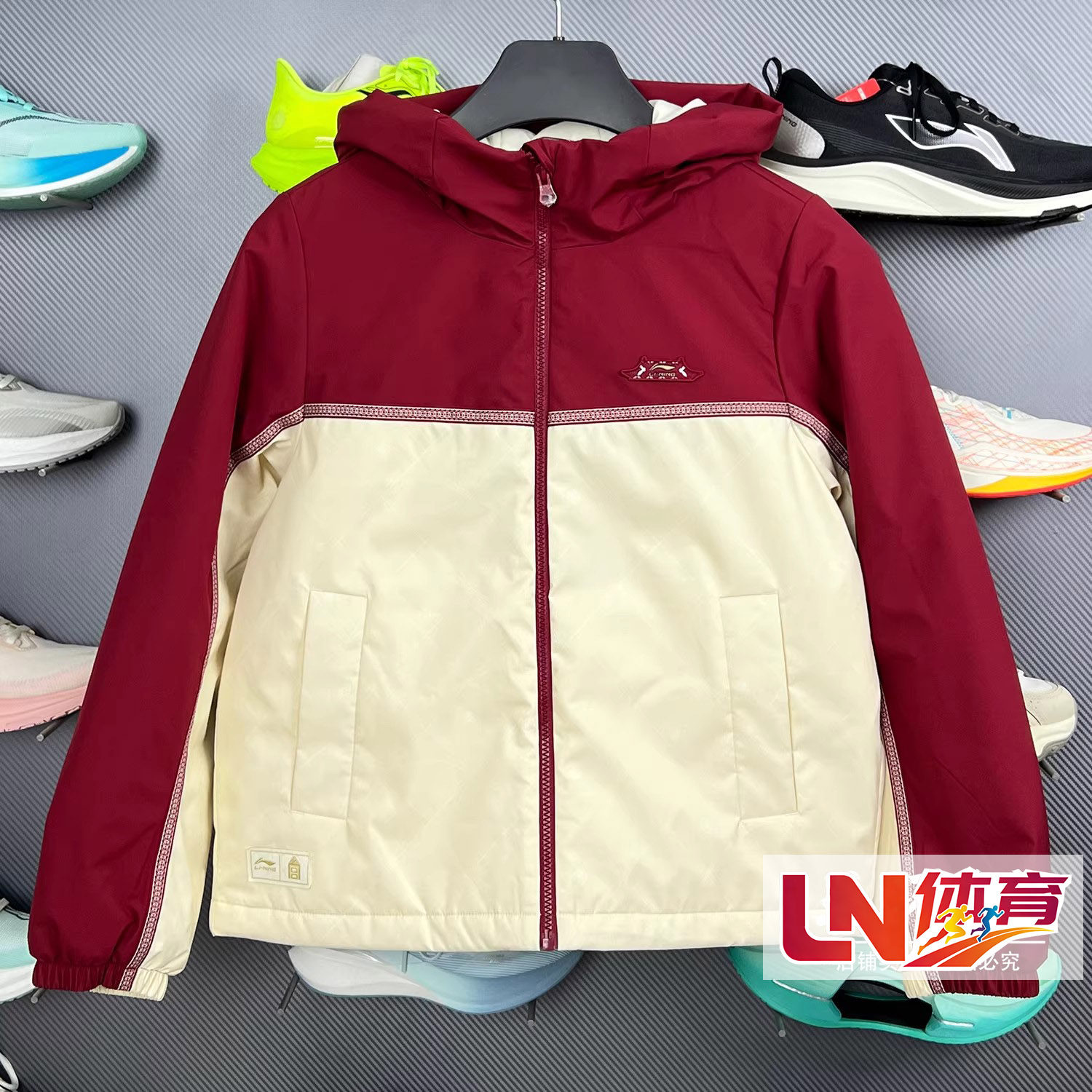 李宁棉服 2026春季新品中国文化故宫联名女子防泼水短棉服AJMW084