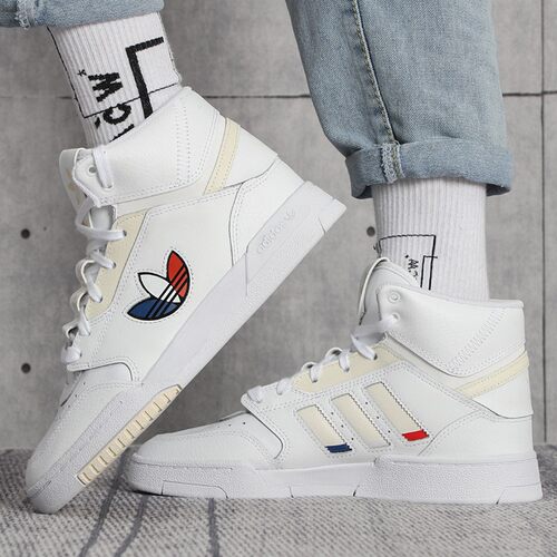 昊动Adidas三叶草板鞋