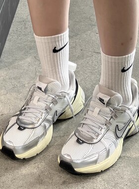 NIKE V2K Run Runtekk 低帮复古跑步鞋FZ5061-100 FD0736-100-101