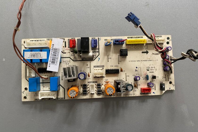 适用于V-KIK26-DAN-A[MB95F698K].1.1-1美的风管机主板1712300000