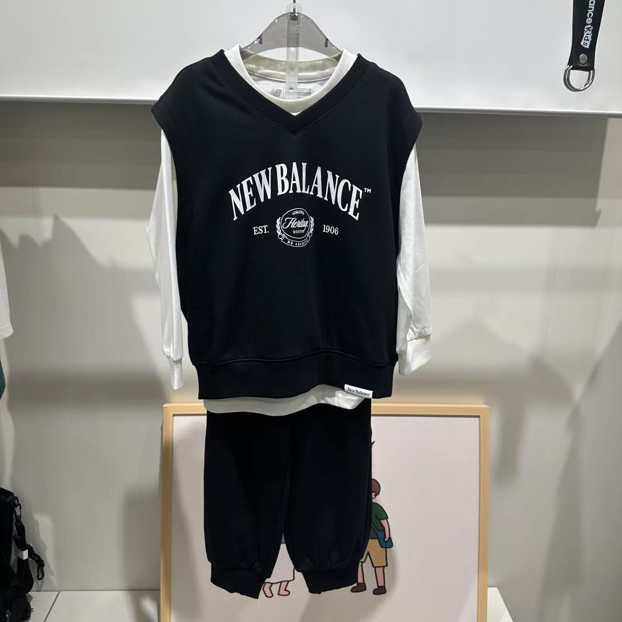 New Balance nb童装男女儿童新款背心卫衣长裤三件套装ND2TF3E093