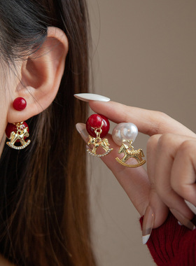大小珍珠前后气质耳钉女韩国小马吊坠耳饰个性设计感新年生肖耳环