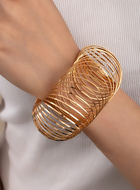 欧美小众设计感金属手镯女扁圆弹簧手环复古轻奢冷淡风手饰品跨境