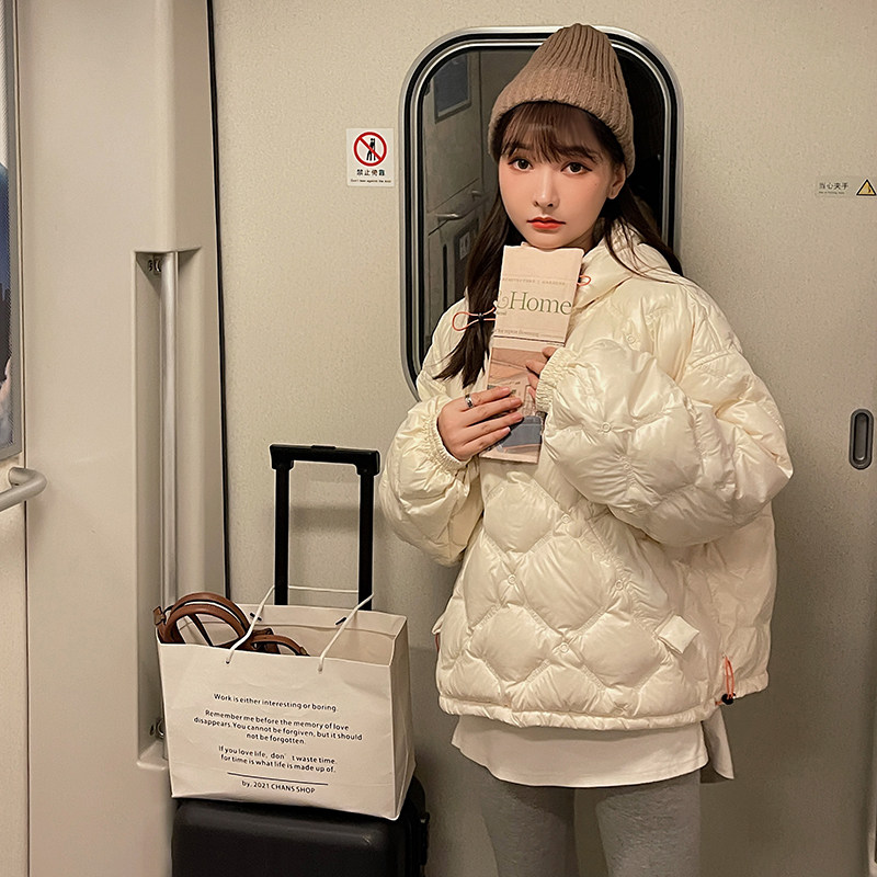 2023冬季新款外穿轻薄菱格羽绒服女短款简约叠穿连帽卫衣长袖外套