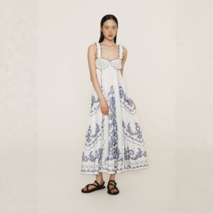 澳洲小众棉质重工刺绣吊带连衣裙2025新款度假风沙滩拍照度假长裙