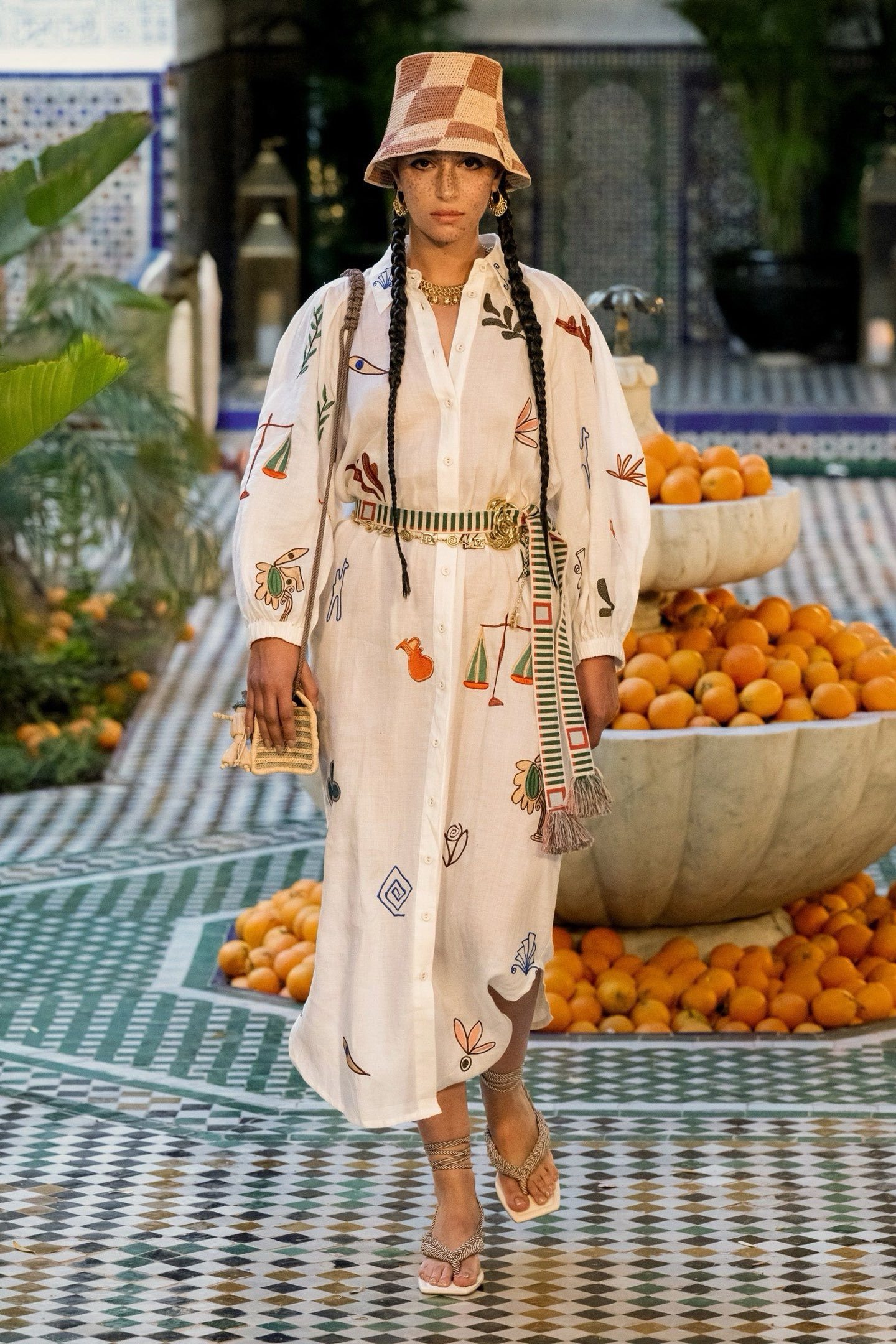 澳洲小众苎麻刺绣长袖系带收腰衬衫连衣裙2026新款度假休闲长裙