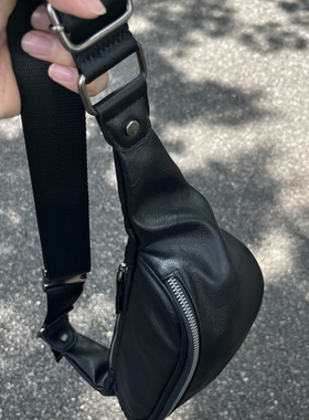 HKK包包潮男时尚斜挎胸包皮质休闲轻便运动包软皮骑行包腰包小包