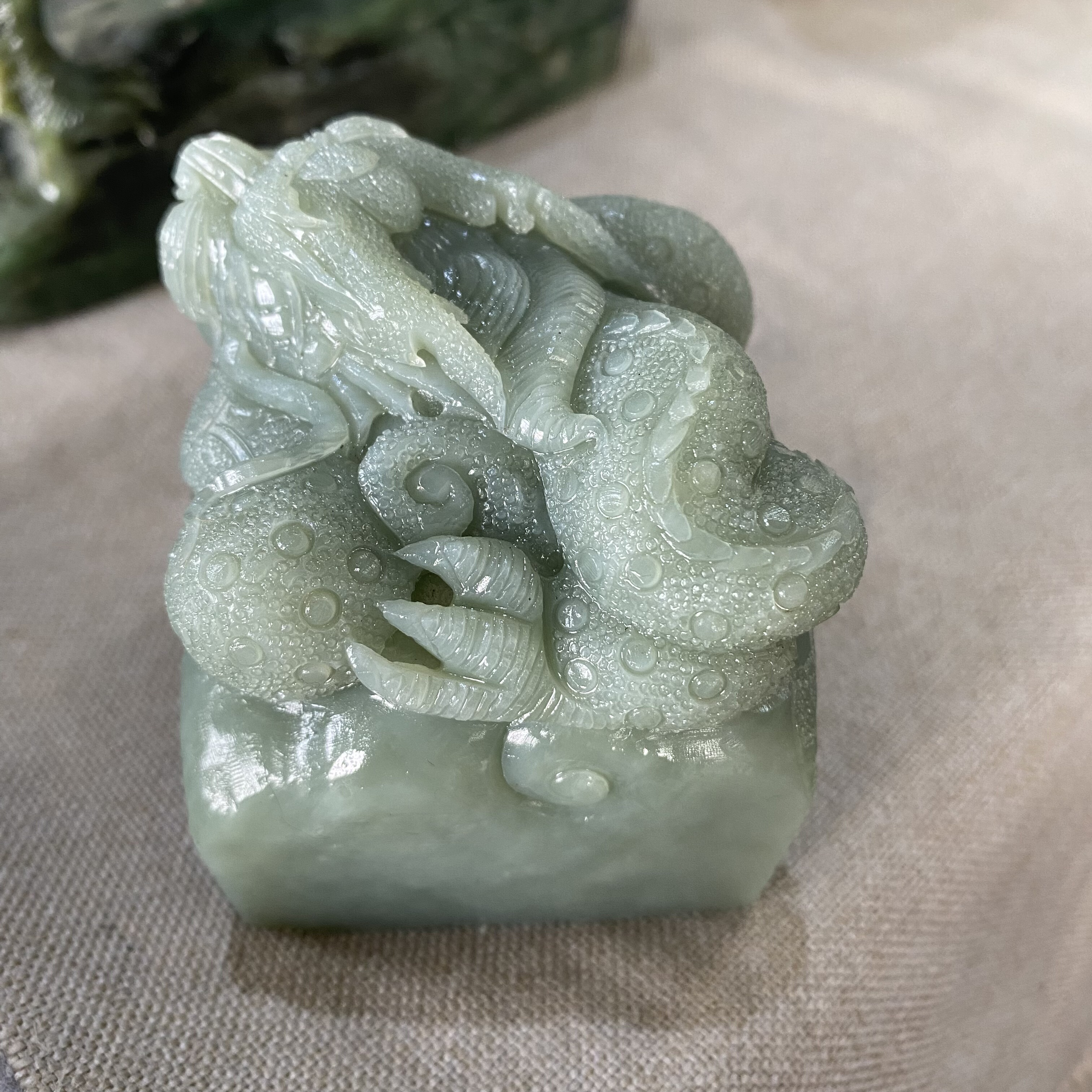 和田玉白玉天然玉石玉龙印章摆件八方来财吉祥物证书