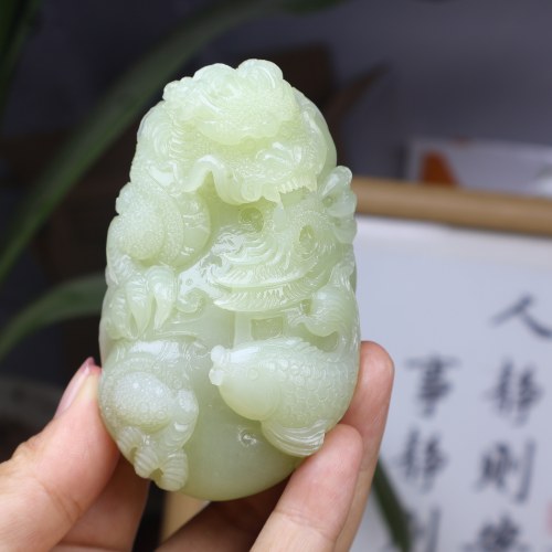 天然和田玉黄玉十二生肖龙手把件玉器龙鱼证书礼盒