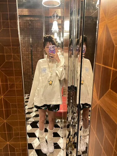 白色长袖卫衣T恤宽松套头