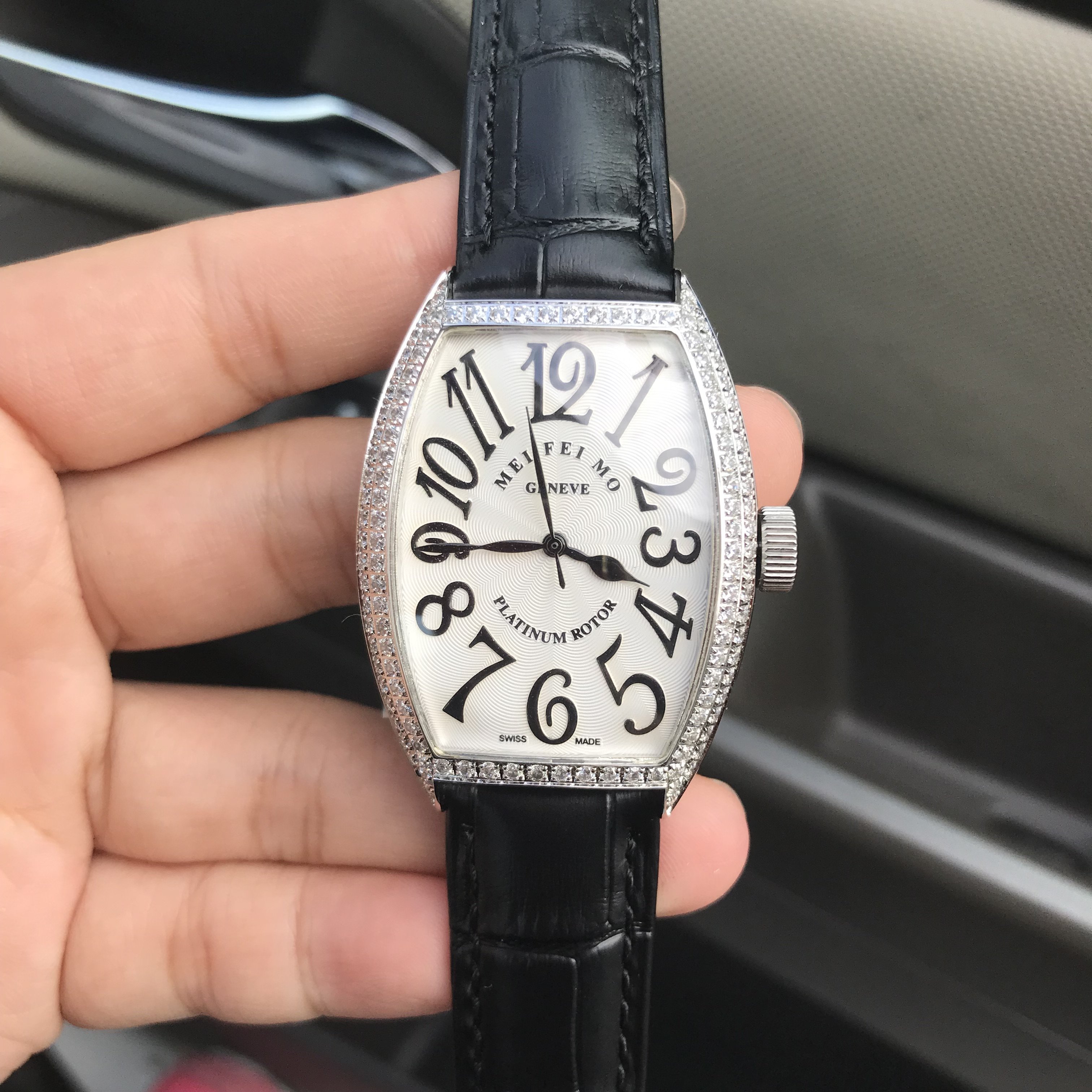 FM酒桶形中号女表数字皮带