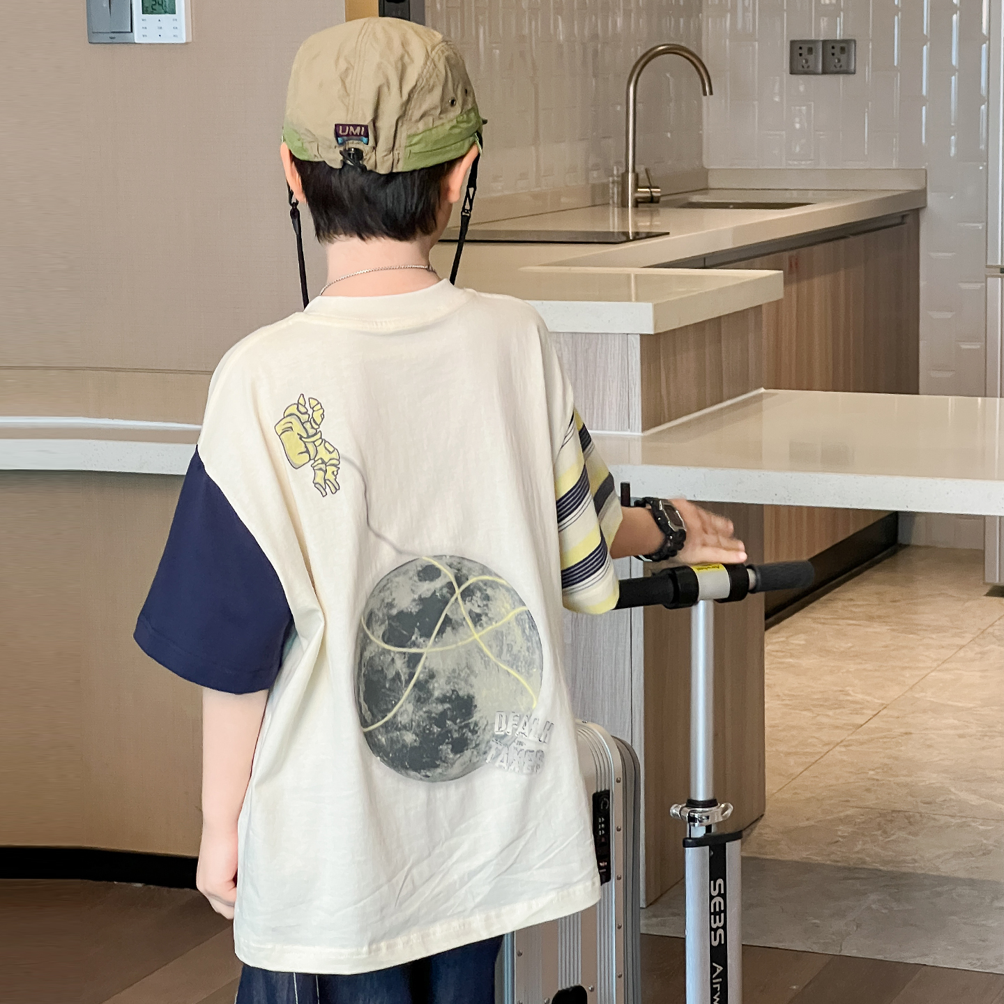 男童短袖t恤2025新款儿童夏季撞色拼接AB袖上衣中大童潮地球半袖