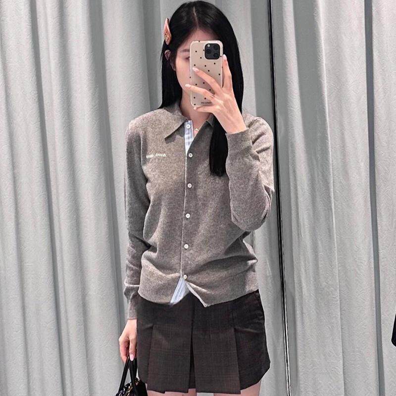 翻领纯色纽扣时尚简约羊毛针织衫
