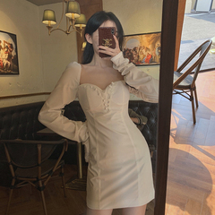 The real price is small, the collocation is very high, the salt is sweet, the collar is soft, the wind is small, the French are small.