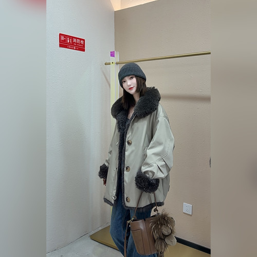 【冬至】新款皮毛一体两面穿时尚派克皮草女士冬季保暖外套厚