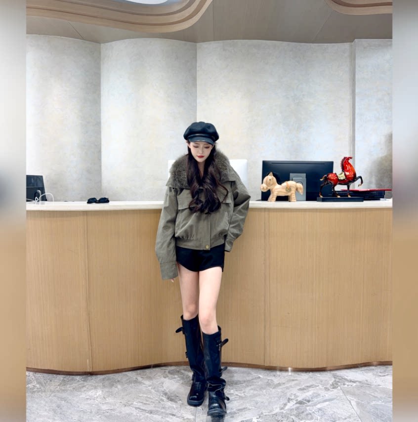 【小富婆】冬时尚狐狸毛领羽绒派派克服