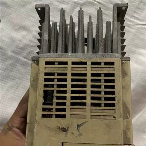 议价急售15BKSk，380v变频器cimrv7at4w.1-p5