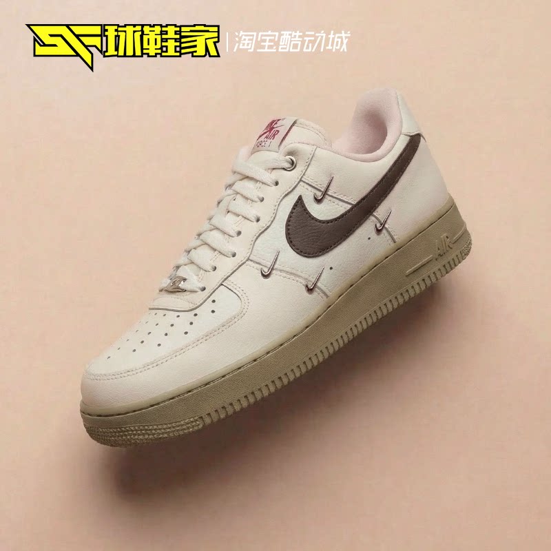NikeAirForce1女子运动板鞋