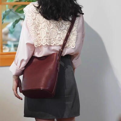 MBOX皮新款水桶包单肩斜挎女包三用包包植鞣牛皮手工蜡线变色皮包