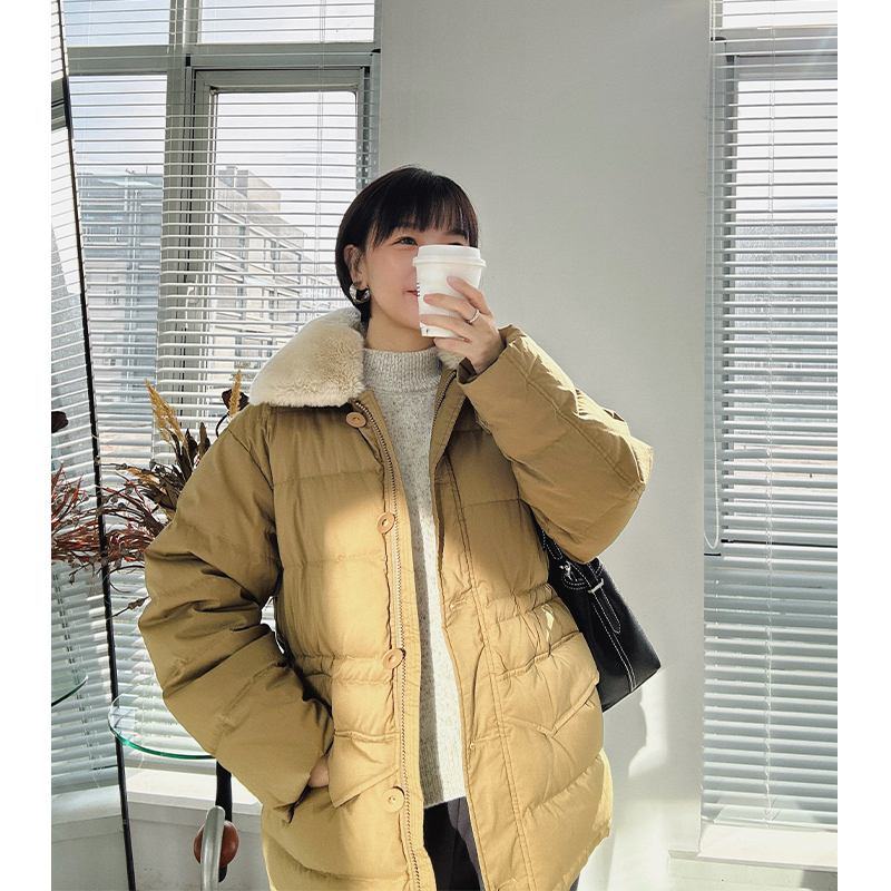 你我皆好獭兔毛领鹅绒服