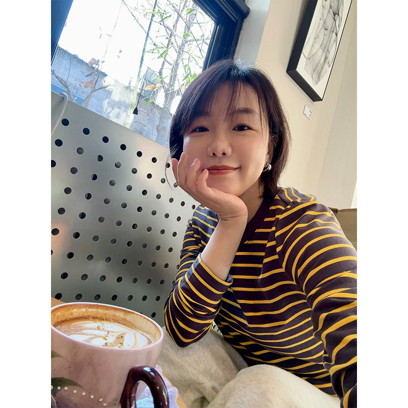 糖皮出品 散文诗 肘部撞色贴布 冬季减龄长袖条纹TEE